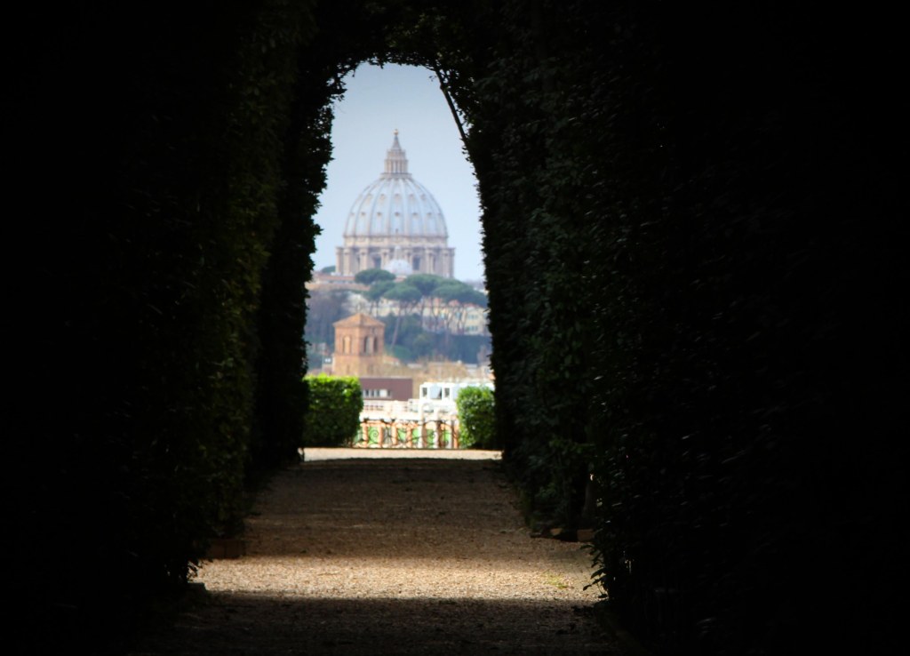 Aventine Hill Key Hole Piazza of Knights of Malta Stefano's RomeCabs